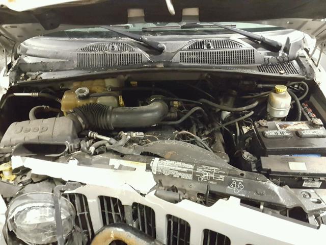 1J8GL38K25W522283 - 2005 JEEP LIBERTY RE GRAY photo 7