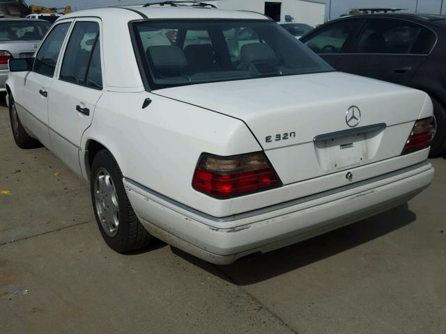 WDBEA32E6SC209899 - 1995 MERCEDES-BENZ E 320 BASE WHITE photo 3