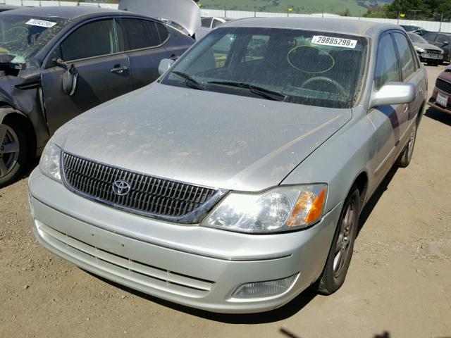 4T1BF28B5YU107117 - 2000 TOYOTA AVALON XL SILVER photo 2