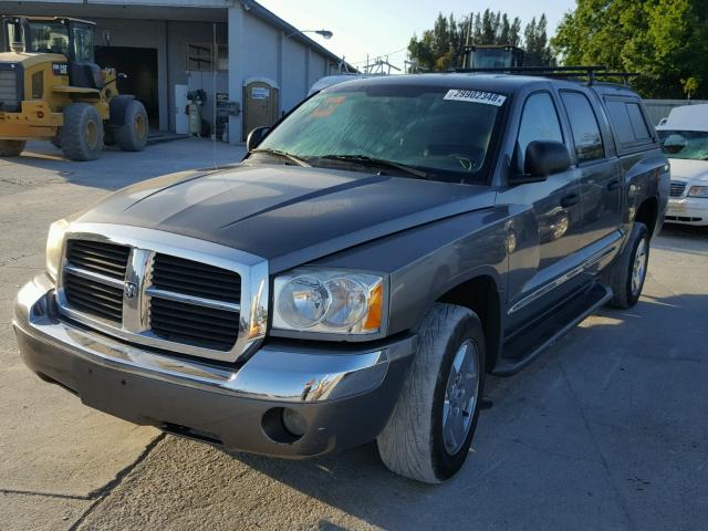 1D7HE58N65S214283 - 2005 DODGE DAKOTA QUA GRAY photo 2