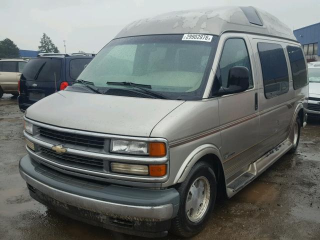 1GBFG15R9Y1209654 - 2000 CHEVROLET EXPRESS G1 TAN photo 2