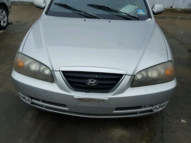 KMHDN46D54U776915 - 2004 HYUNDAI ELANTRA GL GRAY photo 9