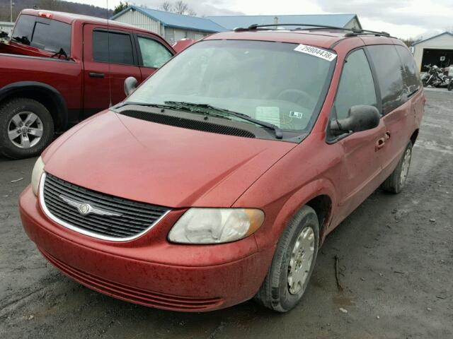 2C4GP34342R644562 - 2002 CHRYSLER TOWN & COU MAROON photo 2