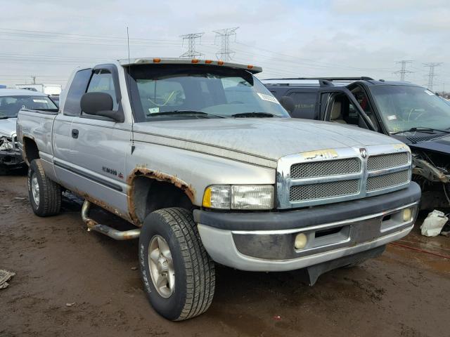 3B7HF13Z7YM236719 - 2000 DODGE RAM 1500 SILVER photo 1