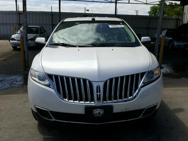 2LMDJ6JK5DBL22509 - 2013 LINCOLN MKX WHITE photo 9