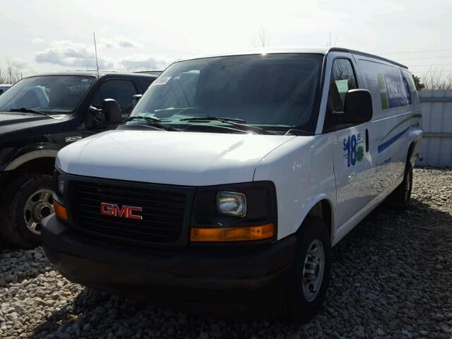 1GTW7BFF3H1320268 - 2017 GMC SAVANA G25 WHITE photo 2