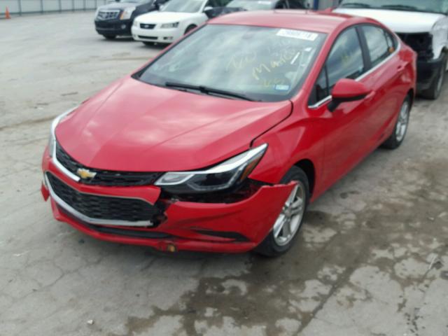 1G1BE5SM4H7103778 - 2017 CHEVROLET CRUZE LT RED photo 2