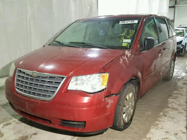 2A8HR44E69R552085 - 2009 CHRYSLER TOWN & COU RED photo 2