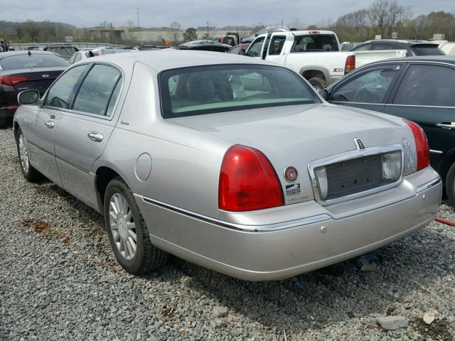 1LNHM81WX5Y643792 - 2005 LINCOLN TOWN CAR S SILVER photo 3