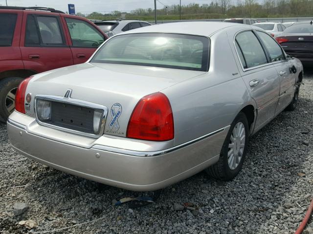 1LNHM81WX5Y643792 - 2005 LINCOLN TOWN CAR S SILVER photo 4