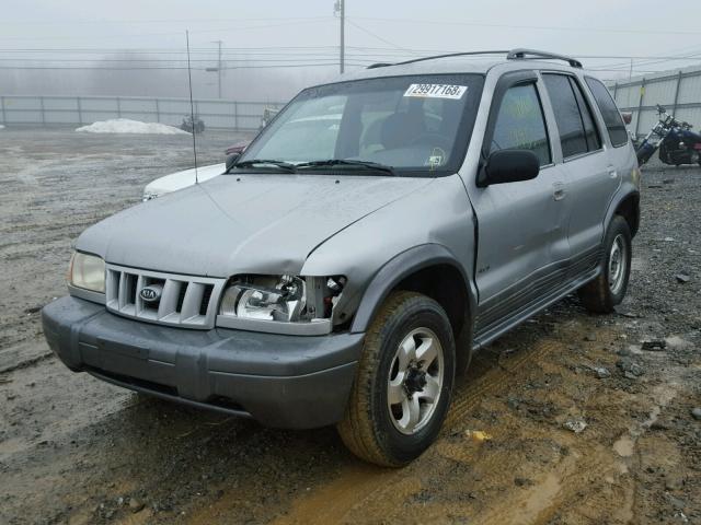 KNDJA723025155915 - 2002 KIA SPORTAGE SILVER photo 2