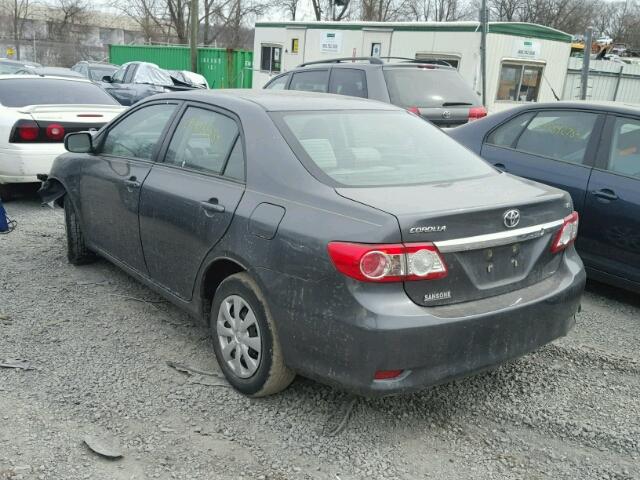 2T1BU4EE8BC699377 - 2011 TOYOTA COROLLA BA GRAY photo 3