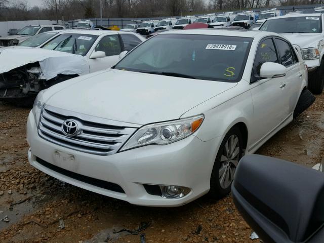 4T1BK3DB6BU431305 - 2011 TOYOTA AVALON BAS WHITE photo 2