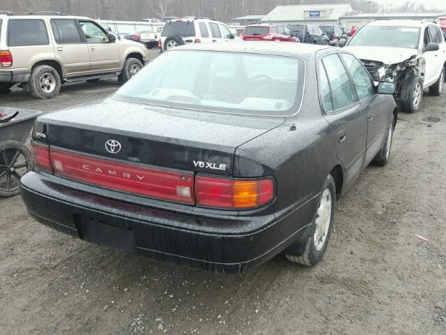 4T1VK13E3NU036192 - 1992 TOYOTA CAMRY XLE BLACK photo 4