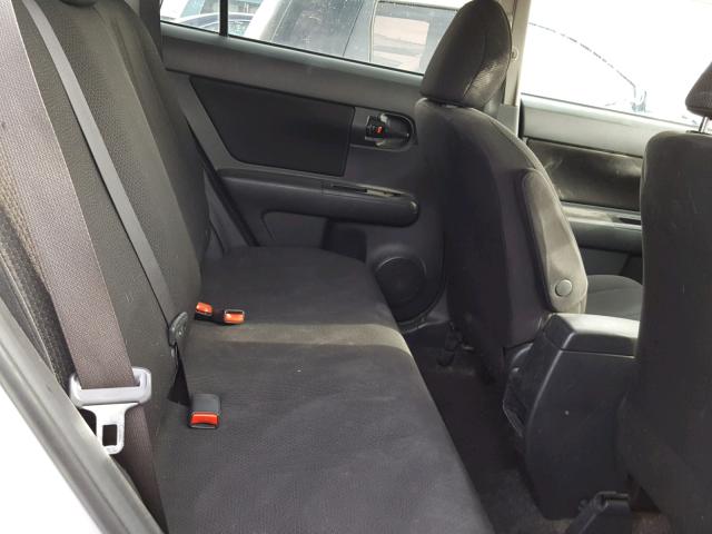JTLKE50EX81019507 - 2008 TOYOTA SCION XB SILVER photo 6