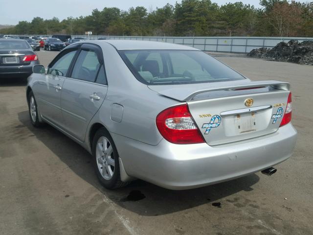 4T1BE32KX2U030656 - 2002 TOYOTA CAMRY LE SILVER photo 3