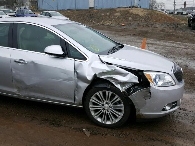 1G4PP5SKXD4219189 - 2013 BUICK VERANO SILVER photo 9