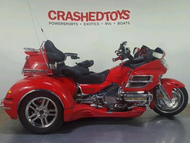 1HFSC47084A302381 - 2004 HONDA GL1800 RED photo 1