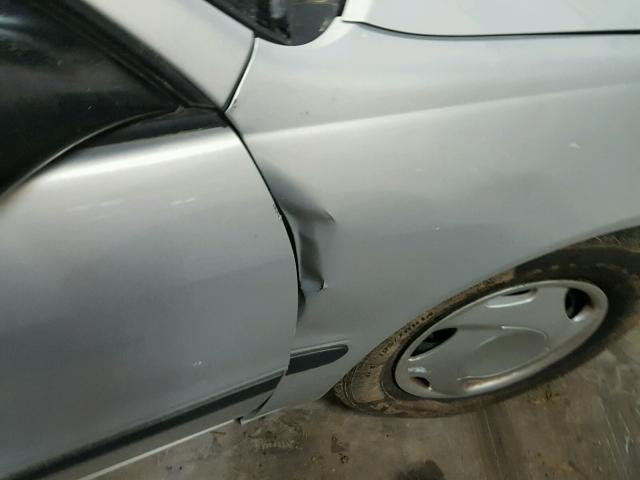 1Y1SK52822Z417214 - 2002 CHEVROLET GEO PRIZM 银色 照片 9