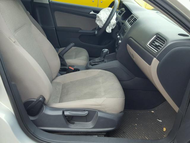 3VW2K7AJ1CM329677 - 2012 VOLKSWAGEN JETTA BASE 米色 照片 5