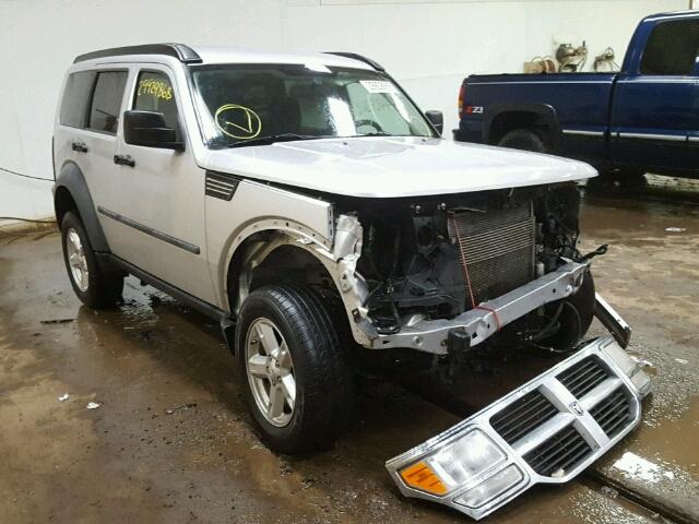 1D8GU28K57W714820 - 2007 DODGE NITRO SXT SILVER photo 1