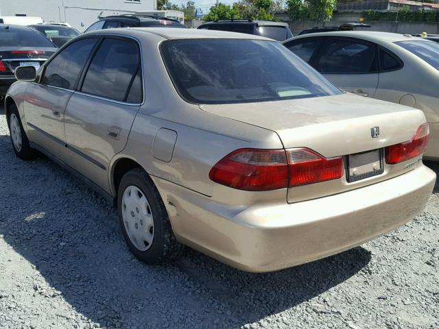 1HGCG5640YA055684 - 2000 HONDA ACCORD LX GOLD photo 3