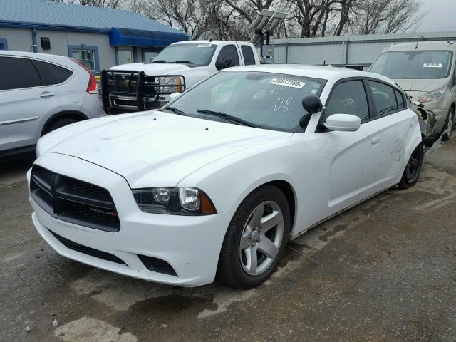 2C3CDXAT8DH660439 - 2013 DODGE CHARGER PO WHITE photo 2