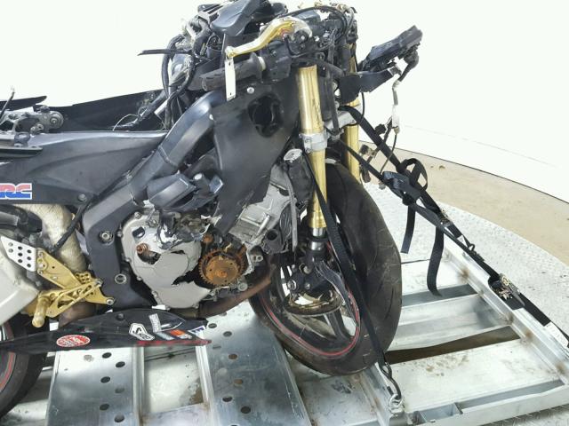 JH2PC37026M306946 - 2006 HONDA CBR600 RR BLACK photo 15