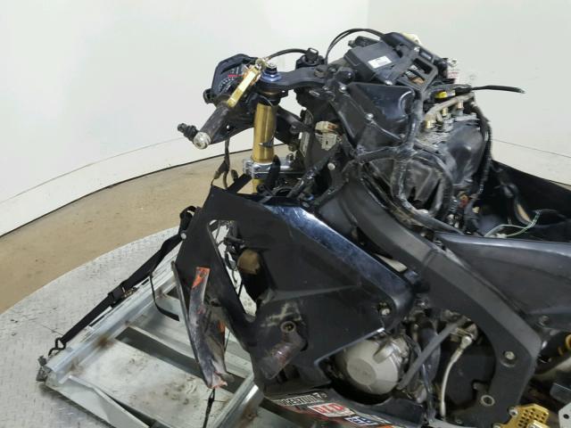 JH2PC37026M306946 - 2006 HONDA CBR600 RR BLACK photo 17