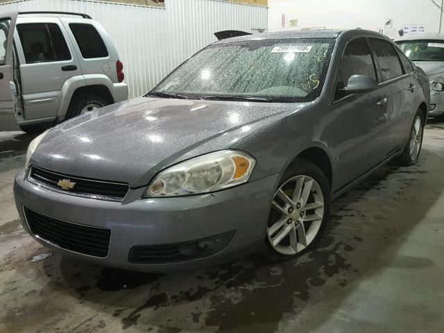 2G1WU583989153321 - 2008 CHEVROLET IMPALA LTZ GRAY photo 2