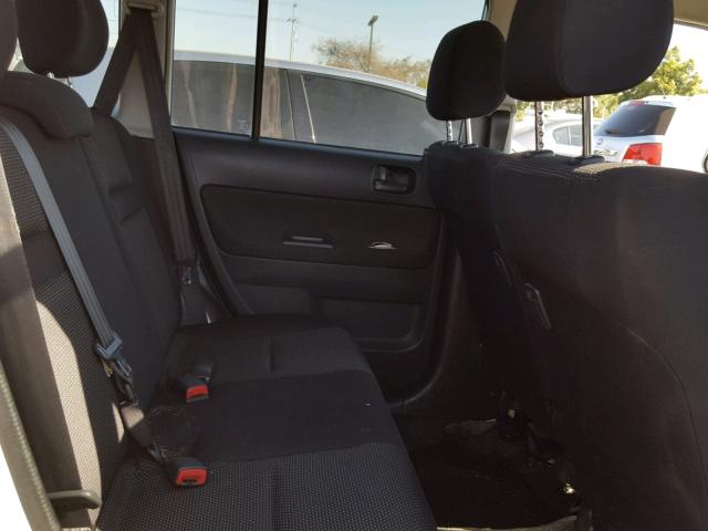 JTLKT324840141765 - 2004 TOYOTA SCION XB თეთრი ფოტო 6