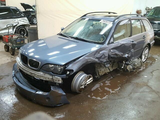 WBAEP33412PE91352 - 2002 BMW 325 XIT BLUE photo 2