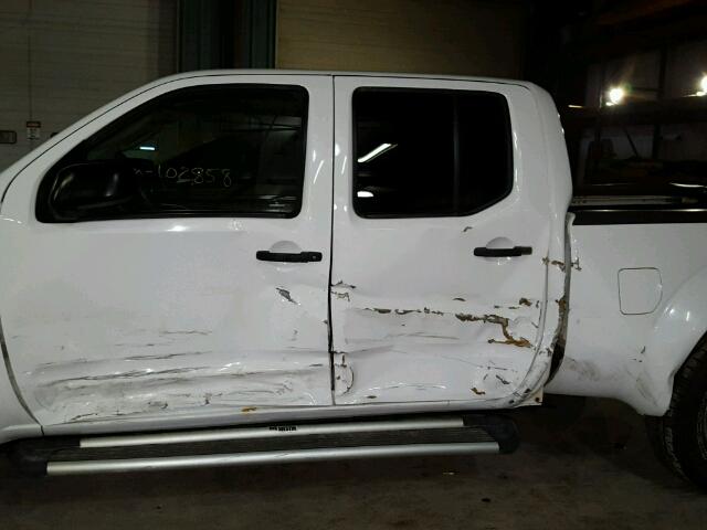 1N6AD09W58C428556 - 2008 NISSAN FRONTIER C WHITE photo 9