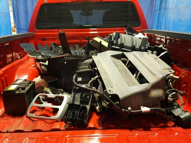 1GCGTCEN7J1101480 - 2018 CHEVROLET COLORADO L RED photo 9