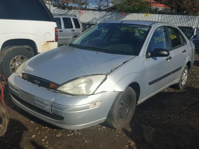 1FAFP33P61W167807 - 2001 FORD FOCUS LX SILVER photo 2