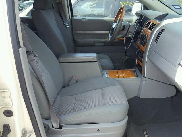 1A8HX58P47F552095 - 2007 CHRYSLER ASPEN LIMI WHITE photo 5