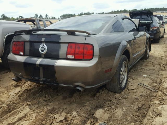 1ZVFT82H255115760 - 2005 FORD MUSTANG GT BROWN photo 4
