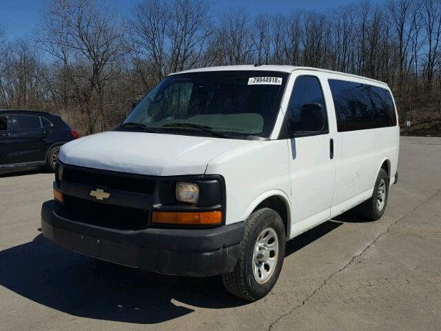 1GNSHBF4XB1116012 - 2011 CHEVROLET EXPRESS G1 WHITE photo 2