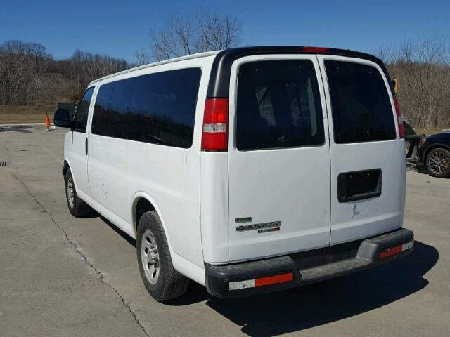 1GNSHBF4XB1116012 - 2011 CHEVROLET EXPRESS G1 WHITE photo 3