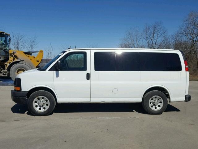 1GNSHBF4XB1116012 - 2011 CHEVROLET EXPRESS G1 WHITE photo 9