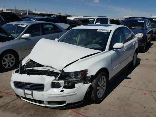 YV1MS390X52069283 - 2005 VOLVO S40 2.4I WHITE photo 2