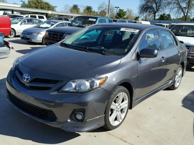 5YFBU4EEXDP140996 - 2013 TOYOTA COROLLA BA GRAY photo 2