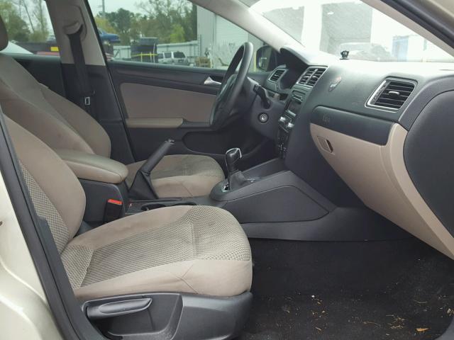 3VW2K7AJ0EM283830 - 2014 VOLKSWAGEN JETTA BASE 棕色 照片 5