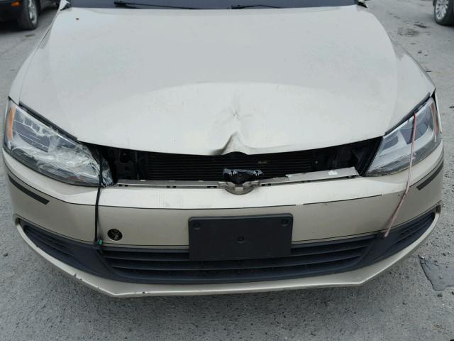 3VW2K7AJ0EM283830 - 2014 VOLKSWAGEN JETTA BASE 棕色 照片 9