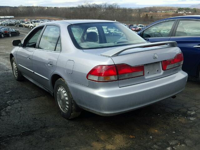 1HGCG66541A142198 - 2001 HONDA ACCORD LX SILVER photo 3