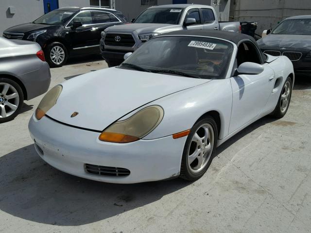 WP0CA298XVS620493 - 1997 PORSCHE BOXSTER WHITE photo 2