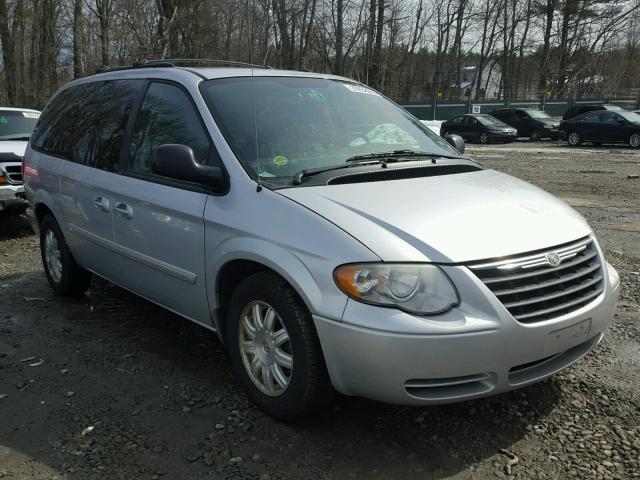 2C4GP54L85R430271 - 2005 CHRYSLER TOWN & COU SILVER photo 1