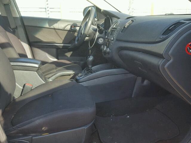 KNAFU4A28C5642850 - 2012 KIA FORTE Czarny zdjęcie 5