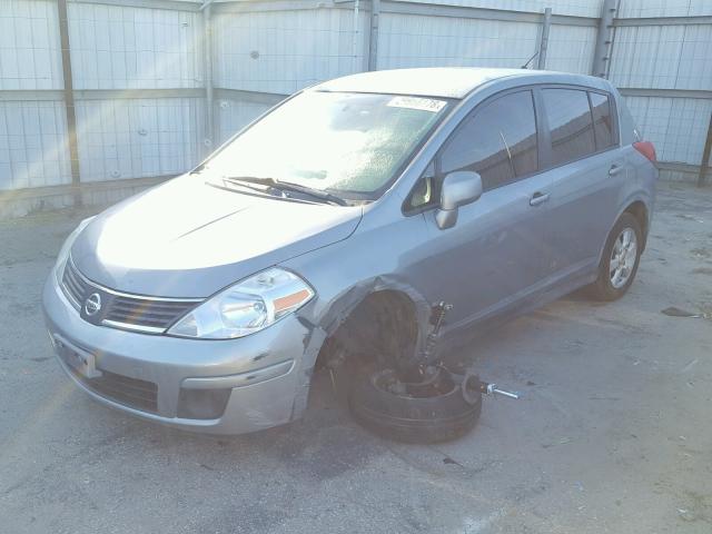 3N1BC13E89L358317 - 2009 NISSAN VERSA S SILVER photo 2