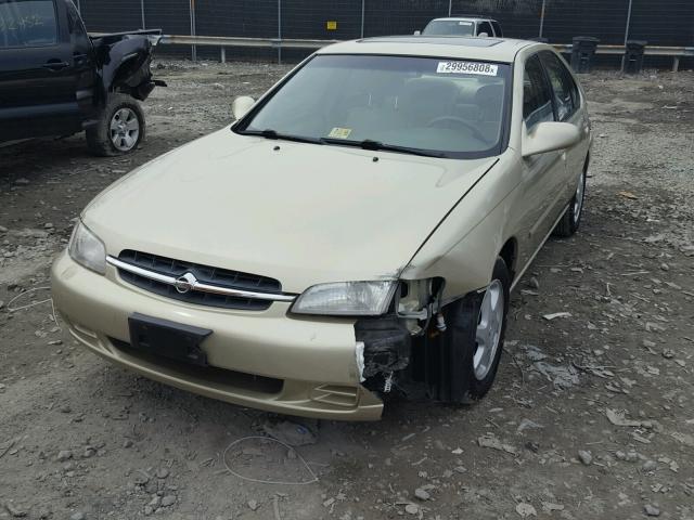 1N4DL01D0WC261751 - 1998 NISSAN ALTIMA XE YELLOW photo 2